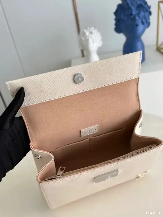 CHANELUNY BB VUITTON LOUIS 0603